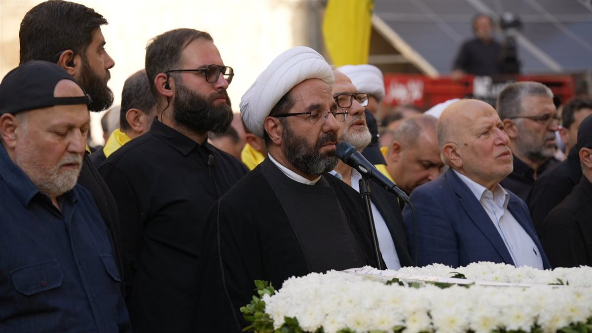 حزب الله شيع القائد الجهادي الكبير الشهيد السيد هيثم الطبطبائي والشهيدين مصطفى برو وقاسم برجاوي بمسيرة حاشدة في الغبيري