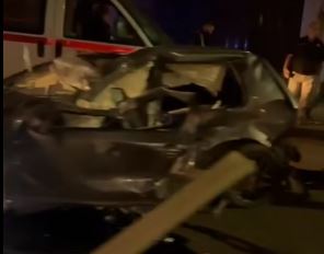 حادث سير مميت... شاب يفقد حياته بعد انقلاب دراجته النارية من على الجسر! (صور)