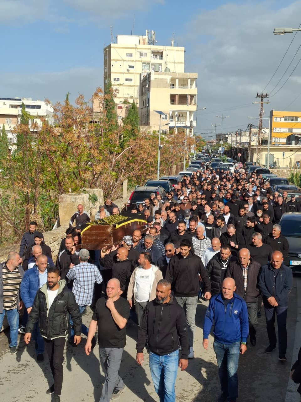 مدينة صور شيعت المرحوم السيد علي مناع ( ابو حسين) والد السعيد مفقود الاثر حسن مناع ( مطيع)