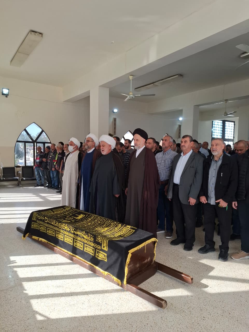 مدينة صور شيعت المرحوم السيد علي مناع ( ابو حسين) والد السعيد مفقود الاثر حسن مناع ( مطيع)