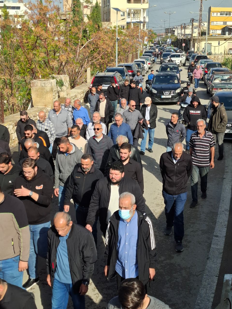 مدينة صور شيعت المرحوم السيد علي مناع ( ابو حسين) والد السعيد مفقود الاثر حسن مناع ( مطيع)