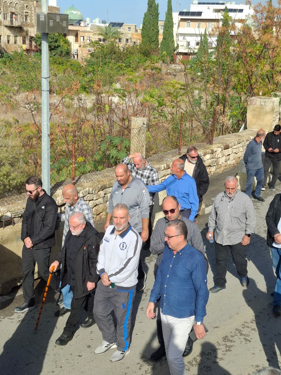 مدينة صور شيعت المرحوم السيد علي مناع ( ابو حسين) والد السعيد مفقود الاثر حسن مناع ( مطيع)