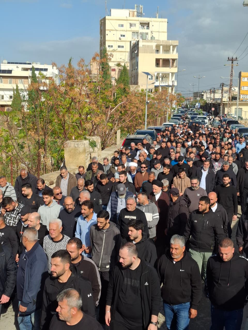 مدينة صور شيعت المرحوم السيد علي مناع ( ابو حسين) والد السعيد مفقود الاثر حسن مناع ( مطيع)