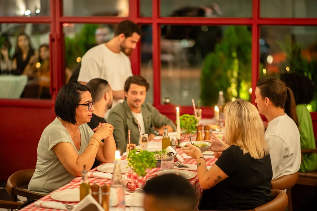 إفتتاح حاشد ل NAPizza في أبيدجان: النكهة الإيطالية الأصيلة بين أيديكم!