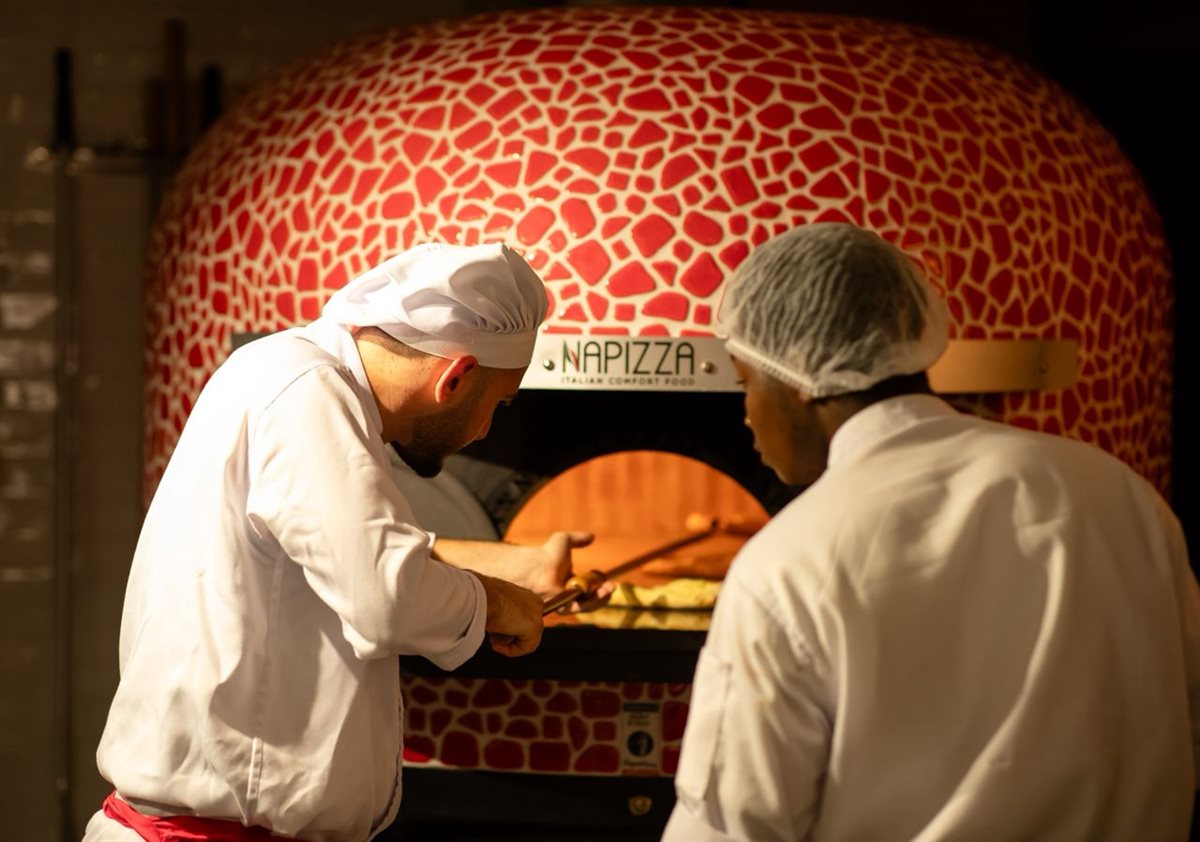 إفتتاح حاشد ل NAPizza في أبيدجان: النكهة الإيطالية الأصيلة بين أيديكم!