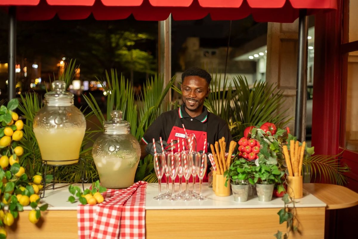 إفتتاح حاشد ل NAPizza في أبيدجان: النكهة الإيطالية الأصيلة بين أيديكم!