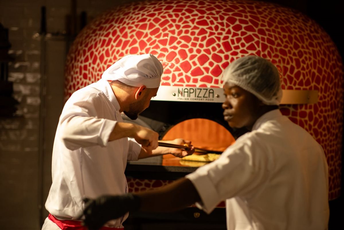 إفتتاح حاشد ل NAPizza في أبيدجان: النكهة الإيطالية الأصيلة بين أيديكم!