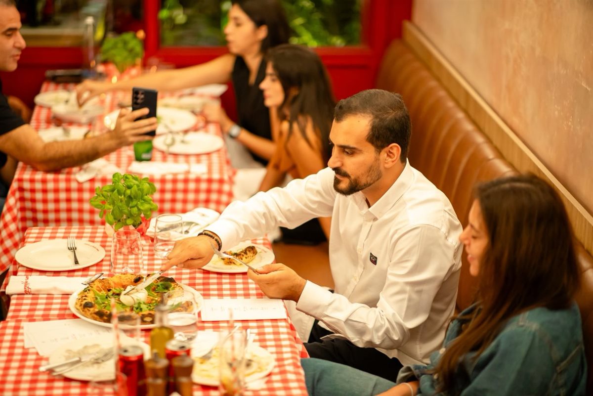 إفتتاح حاشد ل NAPizza في أبيدجان: النكهة الإيطالية الأصيلة بين أيديكم!