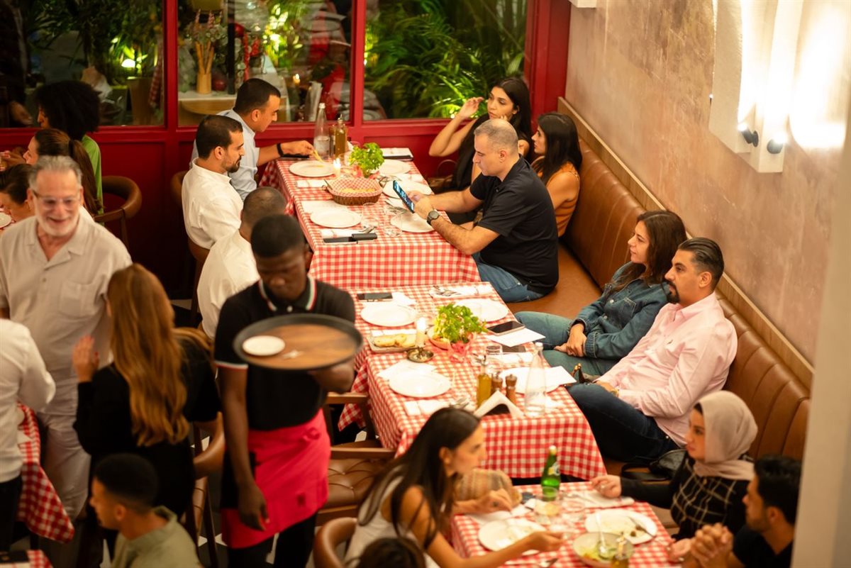 إفتتاح حاشد ل NAPizza في أبيدجان: النكهة الإيطالية الأصيلة بين أيديكم!