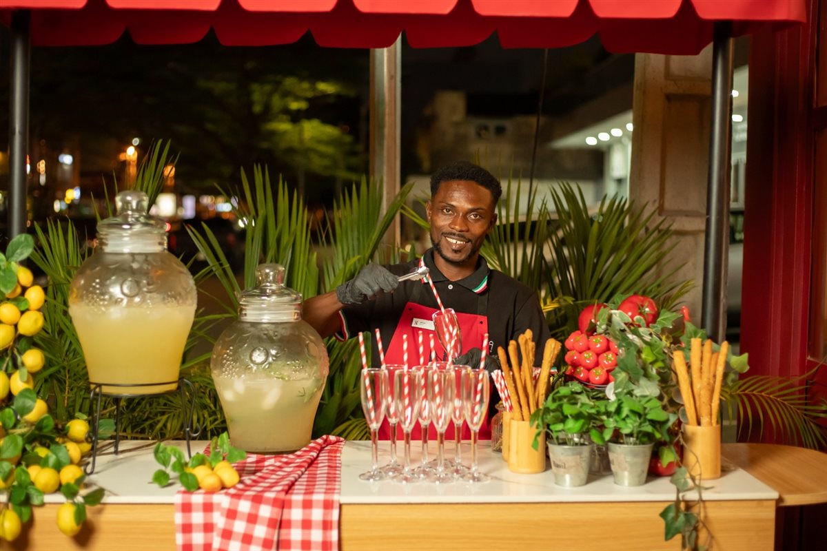 إفتتاح حاشد ل NAPizza في أبيدجان: النكهة الإيطالية الأصيلة بين أيديكم!