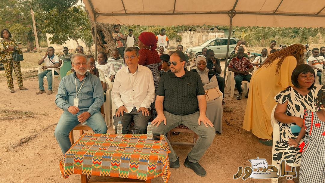 الجامعة اللبنانية الثقافية فرع أبيدجان تواصل دعمها التربوي بتوزيع مستلزمات مدرسية في عدد من المناطق