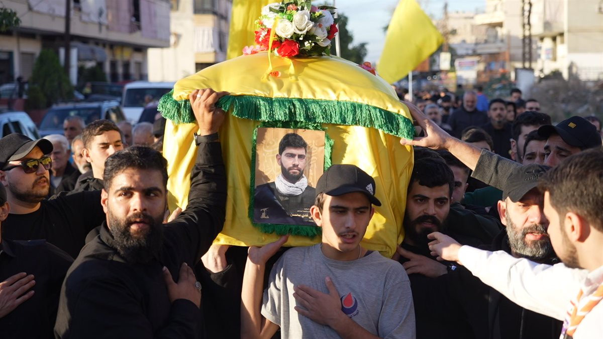 حزب الله يشيع الشهيد المجاهد علي فادي محسن بموكب مهيب في بلدة تول الجنوبية