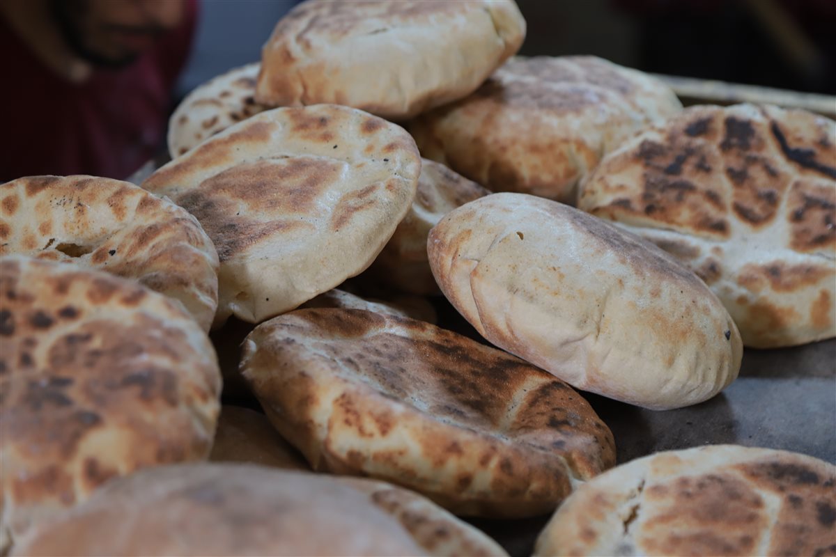 بعدما احرقته النيران قبل ايام .... فرن عوض الى العمل من جديد !