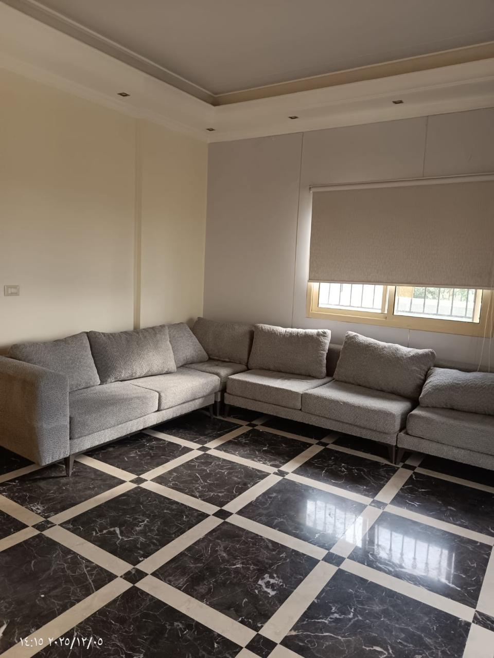 بالصور: فيلا مميزة ٣ طوابق للبيع في منطقة برج بعلبكي