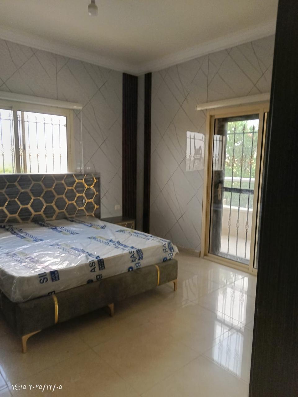 بالصور: فيلا مميزة ٣ طوابق للبيع في منطقة برج بعلبكي