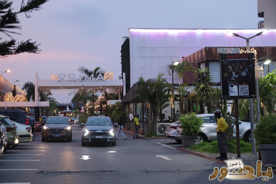 بريما سنتر في أبيدجان يتألق بزينة الأعياد ويستقطب آلاف الزوار!