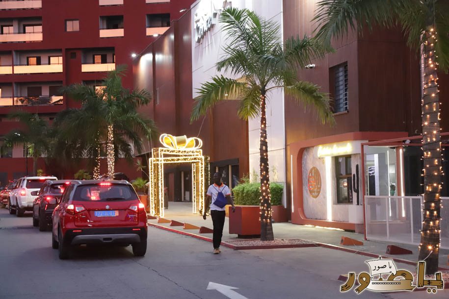 بريما سنتر في أبيدجان يتألق بزينة الأعياد ويستقطب آلاف الزوار!