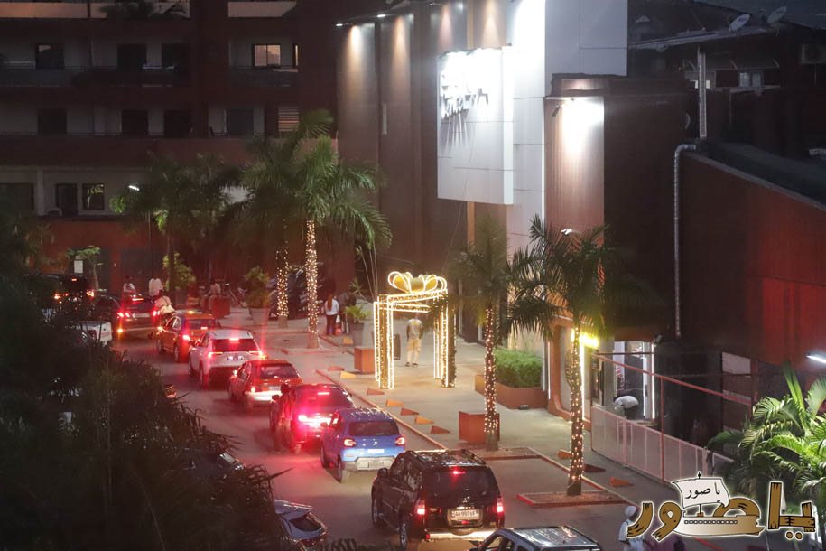 بريما سنتر في أبيدجان يتألق بزينة الأعياد ويستقطب آلاف الزوار!