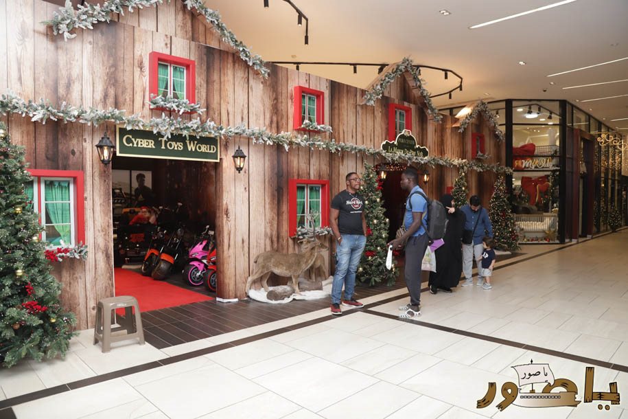 بريما سنتر في أبيدجان يتألق بزينة الأعياد ويستقطب آلاف الزوار!