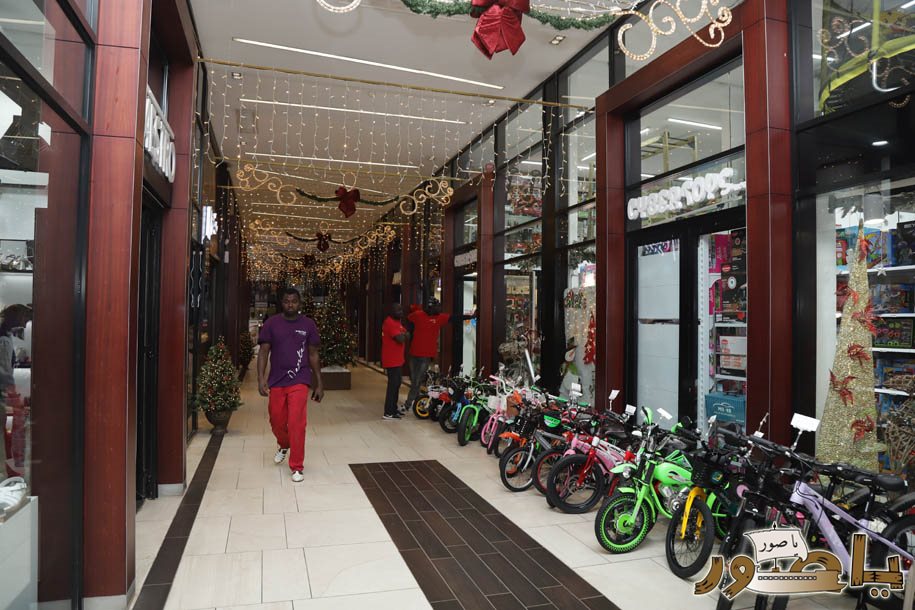 بريما سنتر في أبيدجان يتألق بزينة الأعياد ويستقطب آلاف الزوار!
