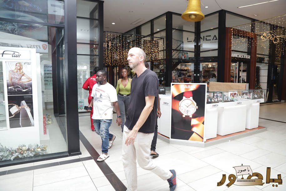 بريما سنتر في أبيدجان يتألق بزينة الأعياد ويستقطب آلاف الزوار!