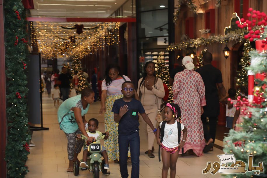 بريما سنتر في أبيدجان يتألق بزينة الأعياد ويستقطب آلاف الزوار!