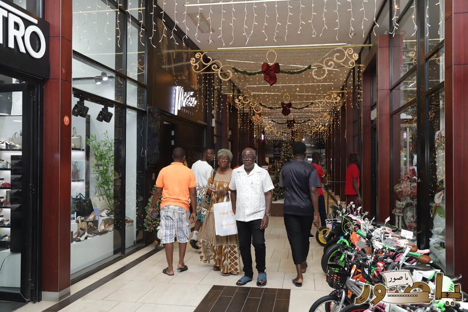 بريما سنتر في أبيدجان يتألق بزينة الأعياد ويستقطب آلاف الزوار!