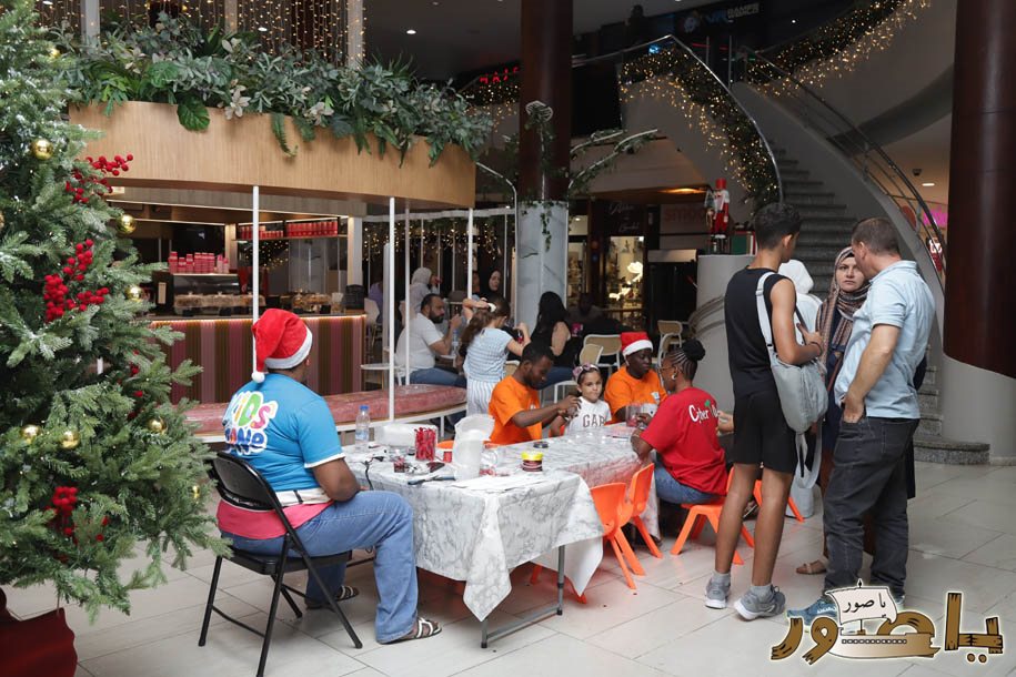 بريما سنتر في أبيدجان يتألق بزينة الأعياد ويستقطب آلاف الزوار!