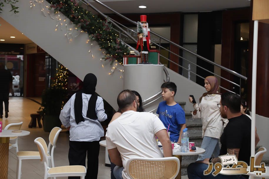 بريما سنتر في أبيدجان يتألق بزينة الأعياد ويستقطب آلاف الزوار!