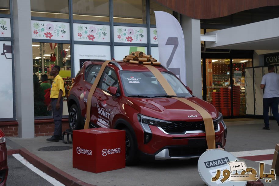 بريما سنتر في أبيدجان يتألق بزينة الأعياد ويستقطب آلاف الزوار!