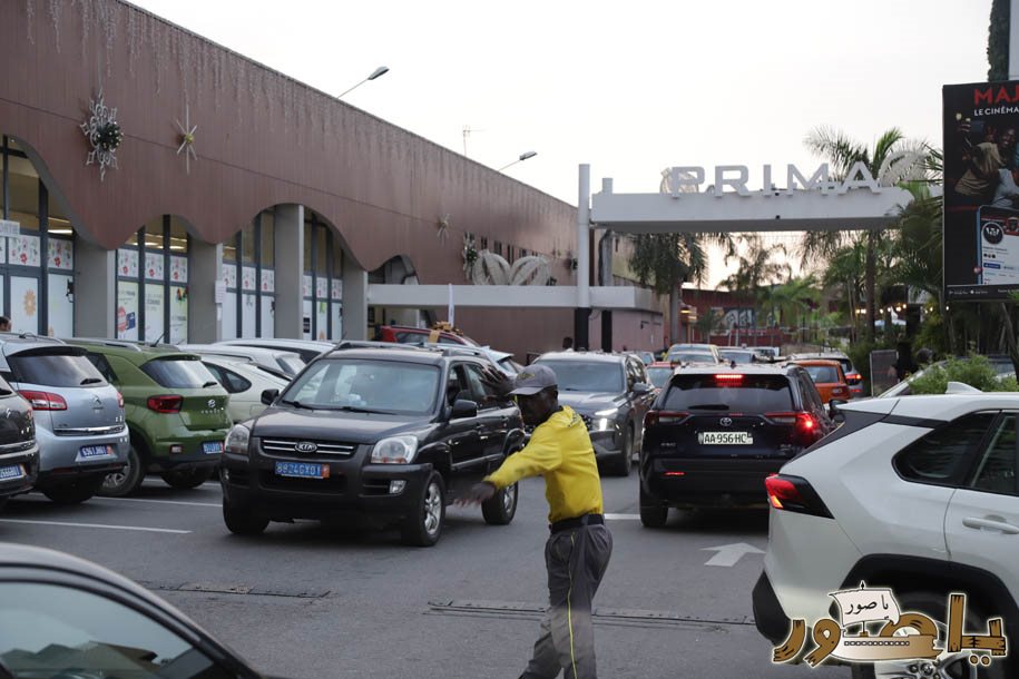 بريما سنتر في أبيدجان يتألق بزينة الأعياد ويستقطب آلاف الزوار!