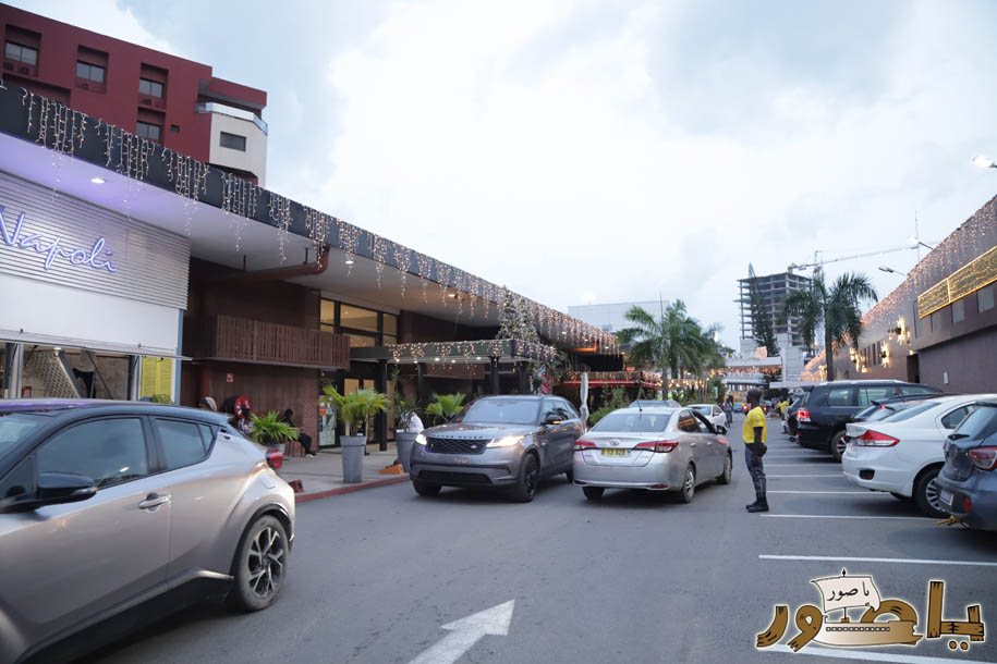 بريما سنتر في أبيدجان يتألق بزينة الأعياد ويستقطب آلاف الزوار!