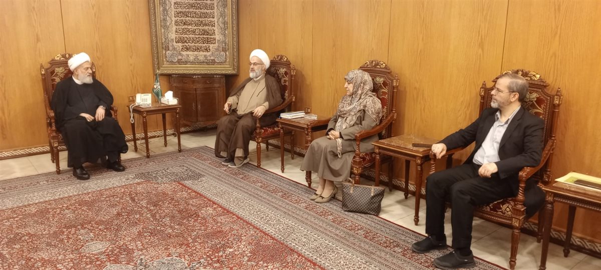 العلامة الشيخ علي الخطيب يستقبل وفدا إداريا من معاهد أمجاد الجامعية