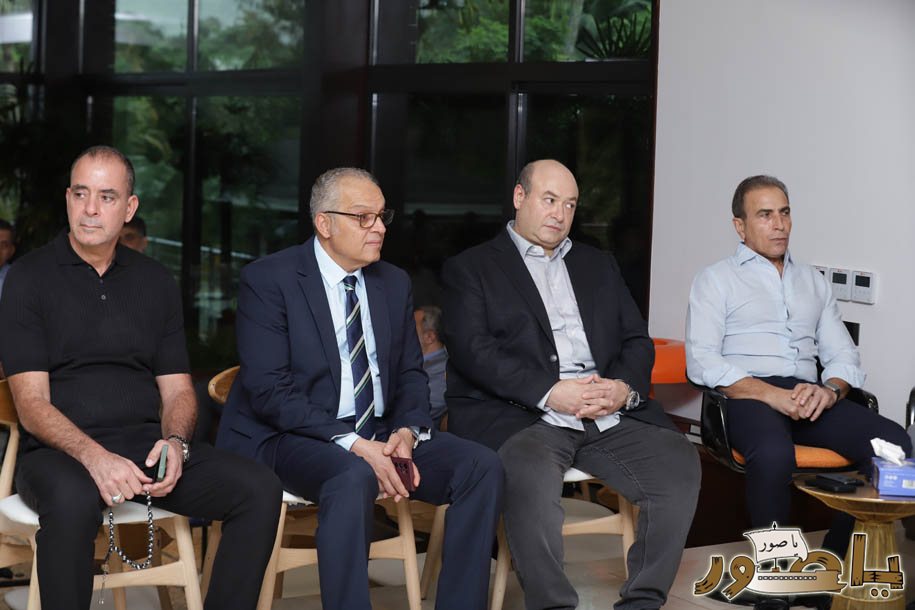 بالصور من أبيدجان: آل الخليل يتقبلون التعازي بالسفير خليل الخليل في مجلس عزاء مهيب