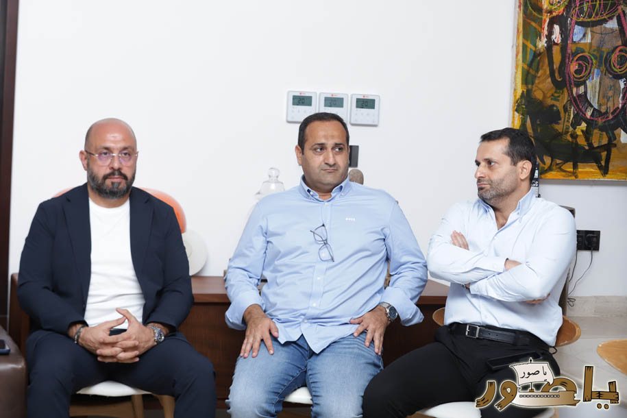 بالصور من أبيدجان: آل الخليل يتقبلون التعازي بالسفير خليل الخليل في مجلس عزاء مهيب