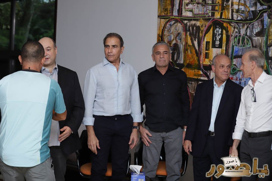 بالصور من أبيدجان: آل الخليل يتقبلون التعازي بالسفير خليل الخليل في مجلس عزاء مهيب