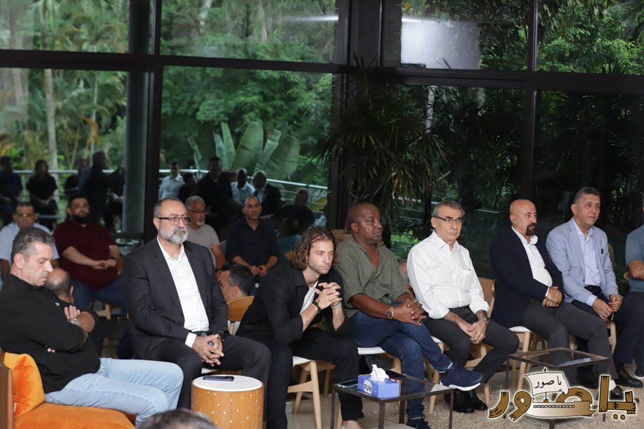 بالصور من أبيدجان: آل الخليل يتقبلون التعازي بالسفير خليل الخليل في مجلس عزاء مهيب