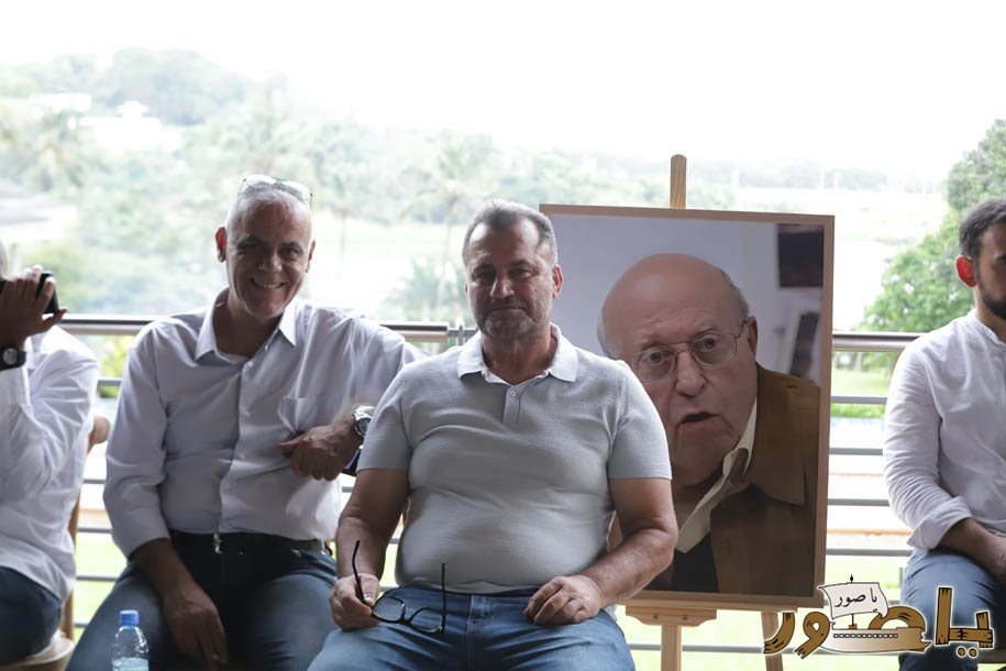 بالصور من أبيدجان: آل الخليل يتقبلون التعازي بالسفير خليل الخليل في مجلس عزاء مهيب