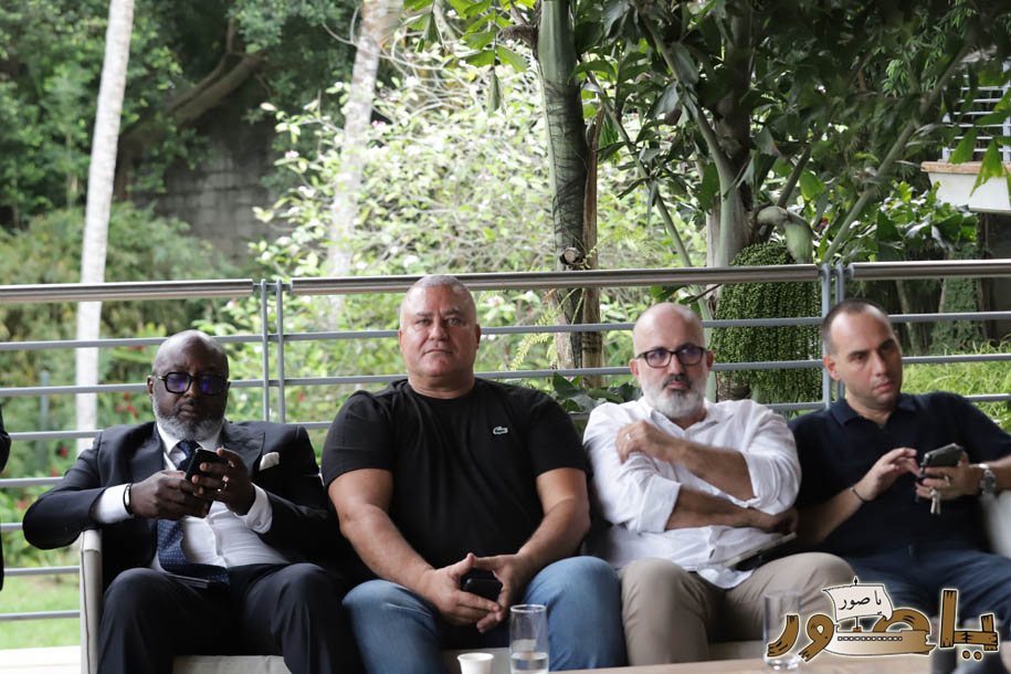 بالصور من أبيدجان: آل الخليل يتقبلون التعازي بالسفير خليل الخليل في مجلس عزاء مهيب