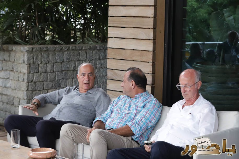 بالصور من أبيدجان: آل الخليل يتقبلون التعازي بالسفير خليل الخليل في مجلس عزاء مهيب