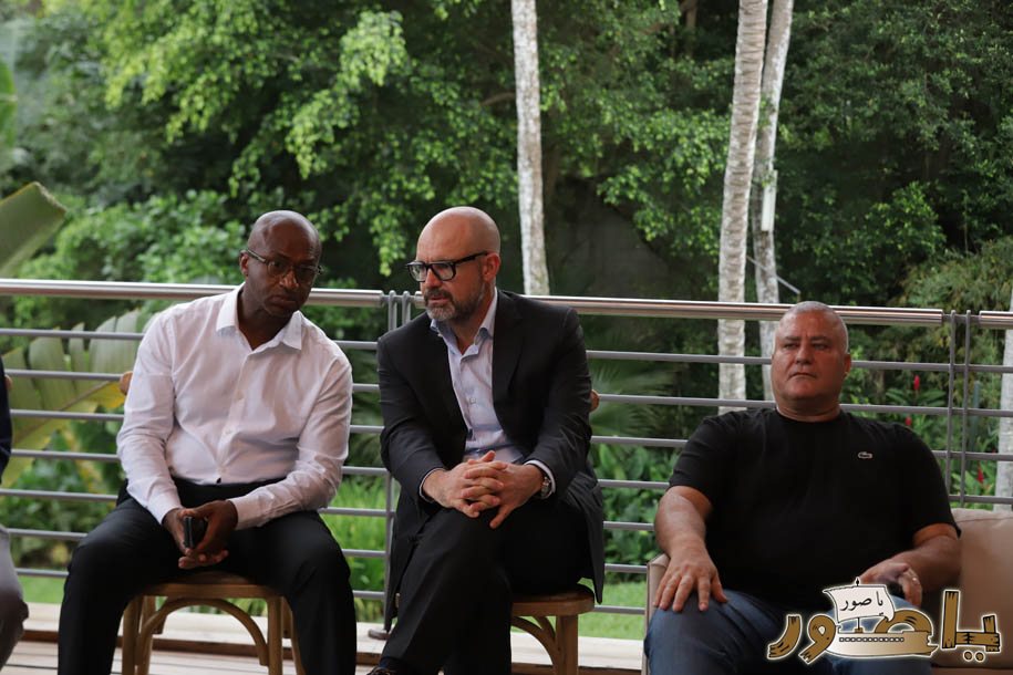 بالصور من أبيدجان: آل الخليل يتقبلون التعازي بالسفير خليل الخليل في مجلس عزاء مهيب