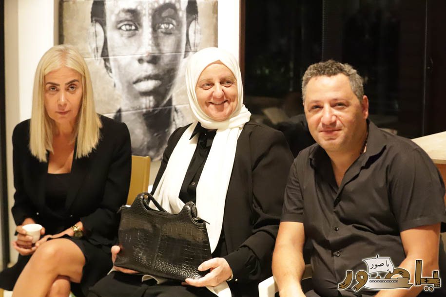 بالصور من أبيدجان: آل الخليل يتقبلون التعازي بالسفير خليل الخليل في مجلس عزاء مهيب