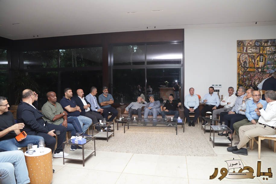 بالصور من أبيدجان: آل الخليل يتقبلون التعازي بالسفير خليل الخليل في مجلس عزاء مهيب