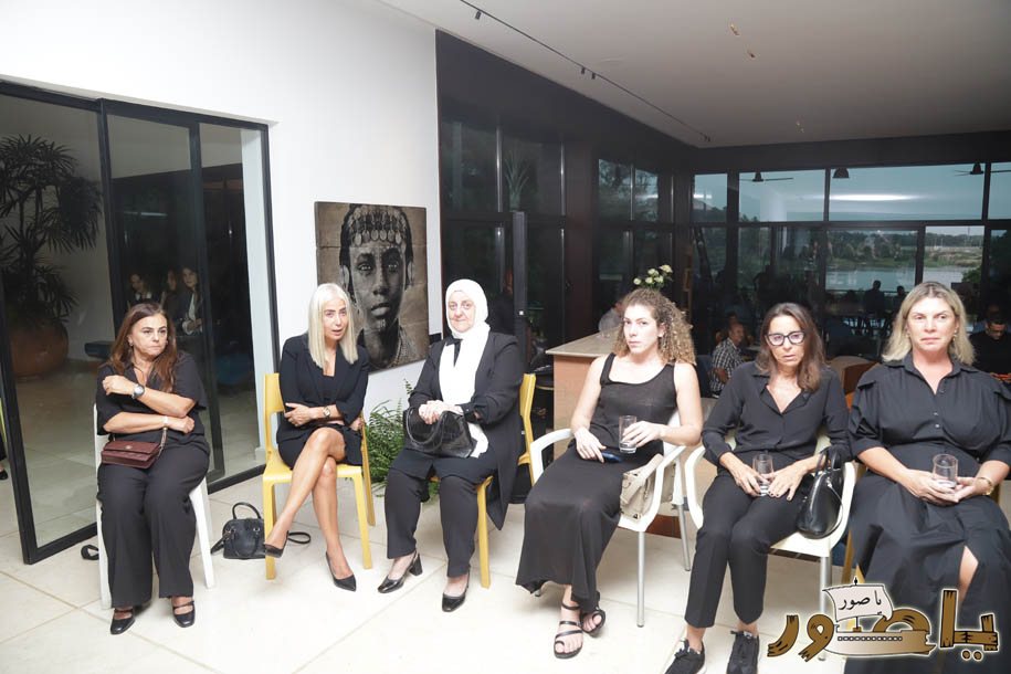 بالصور من أبيدجان: آل الخليل يتقبلون التعازي بالسفير خليل الخليل في مجلس عزاء مهيب