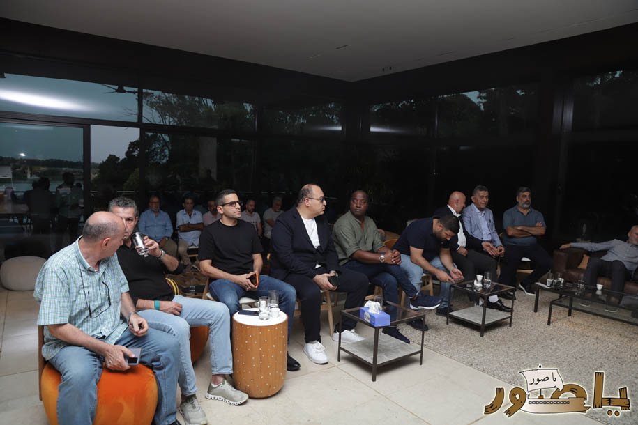 بالصور من أبيدجان: آل الخليل يتقبلون التعازي بالسفير خليل الخليل في مجلس عزاء مهيب