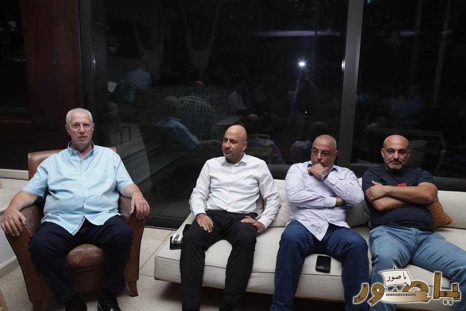 بالصور من أبيدجان: آل الخليل يتقبلون التعازي بالسفير خليل الخليل في مجلس عزاء مهيب