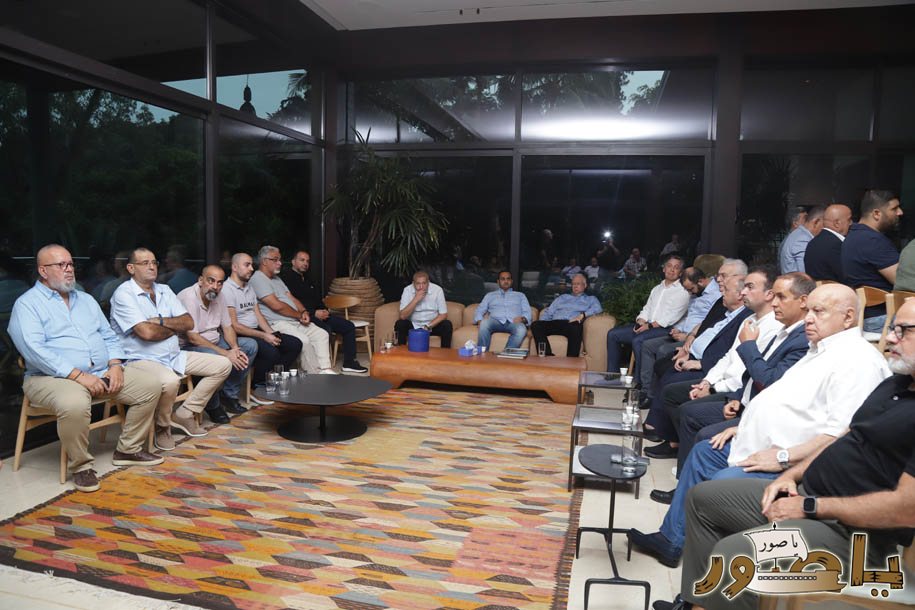 بالصور من أبيدجان: آل الخليل يتقبلون التعازي بالسفير خليل الخليل في مجلس عزاء مهيب