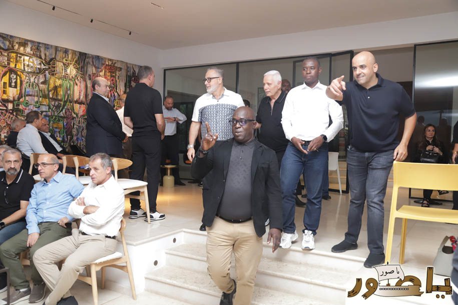 بالصور من أبيدجان: آل الخليل يتقبلون التعازي بالسفير خليل الخليل في مجلس عزاء مهيب