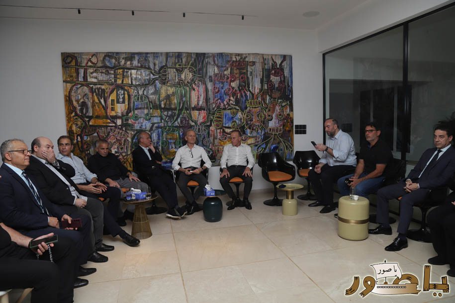 بالصور من أبيدجان: آل الخليل يتقبلون التعازي بالسفير خليل الخليل في مجلس عزاء مهيب