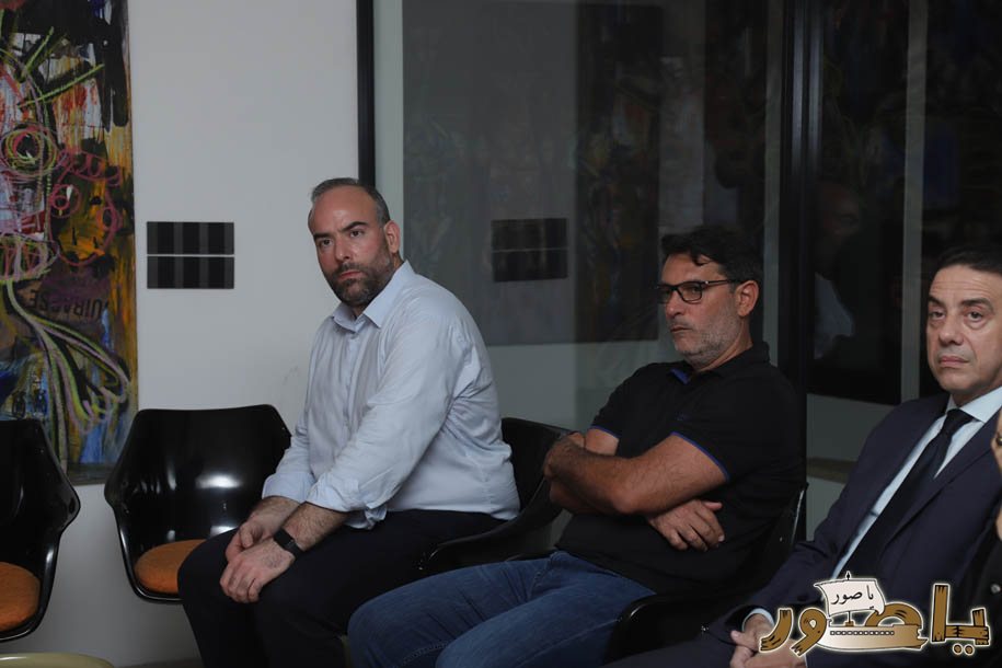 بالصور من أبيدجان: آل الخليل يتقبلون التعازي بالسفير خليل الخليل في مجلس عزاء مهيب